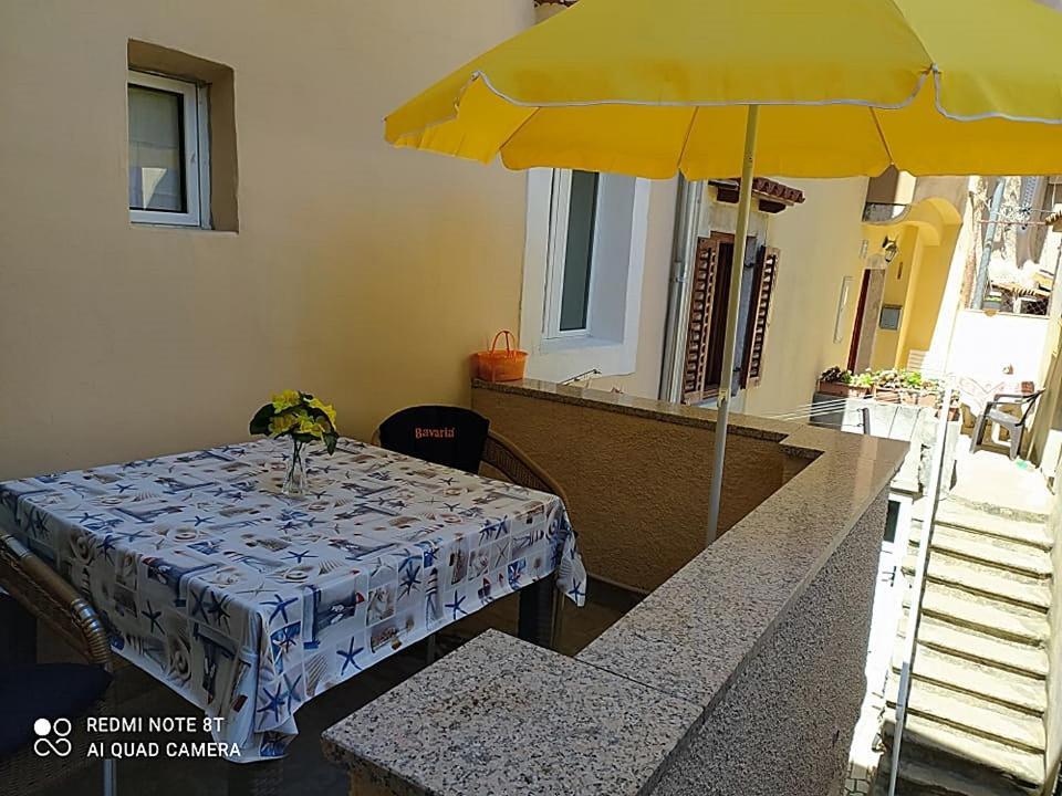 Apartament Cres Esterno foto