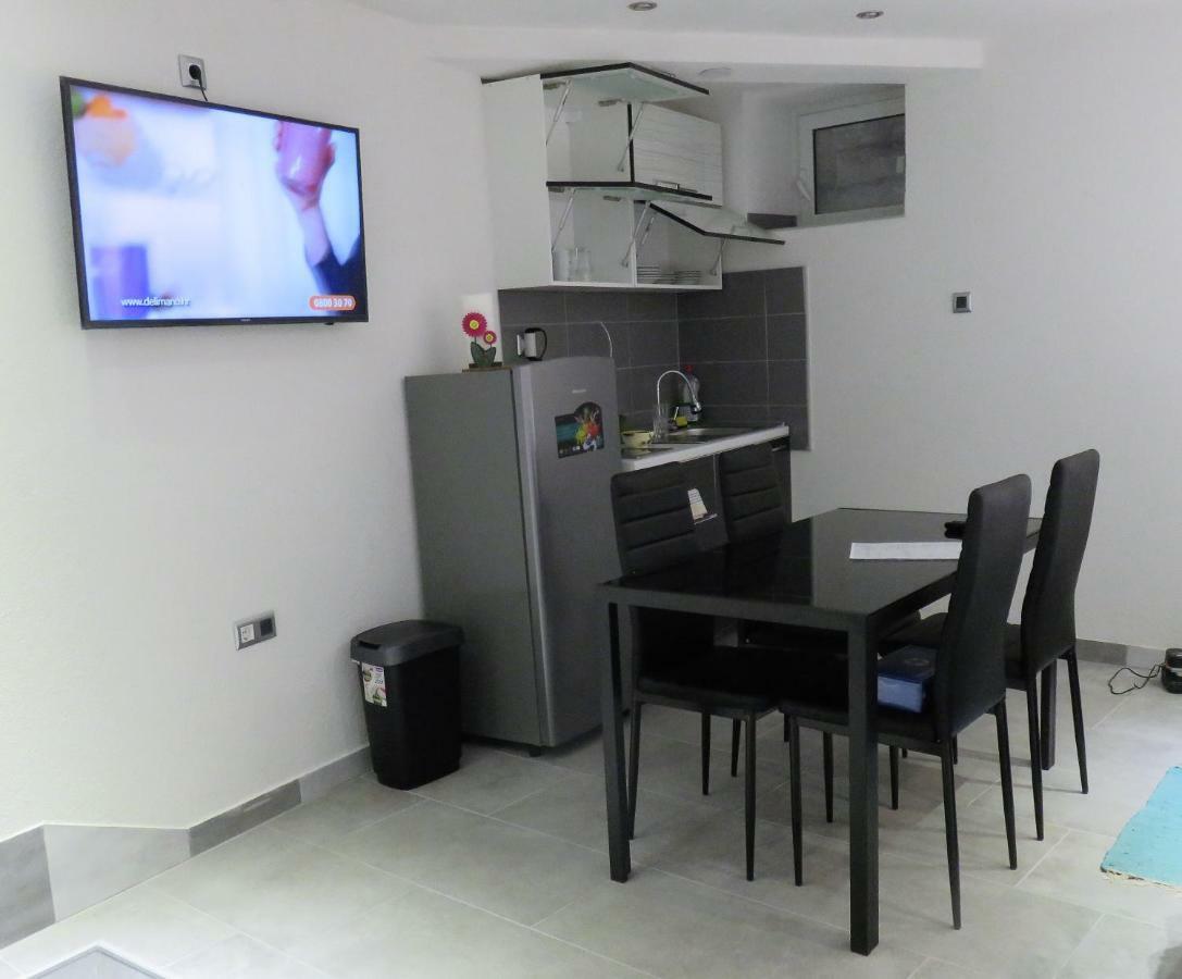 Apartament Cres Esterno foto