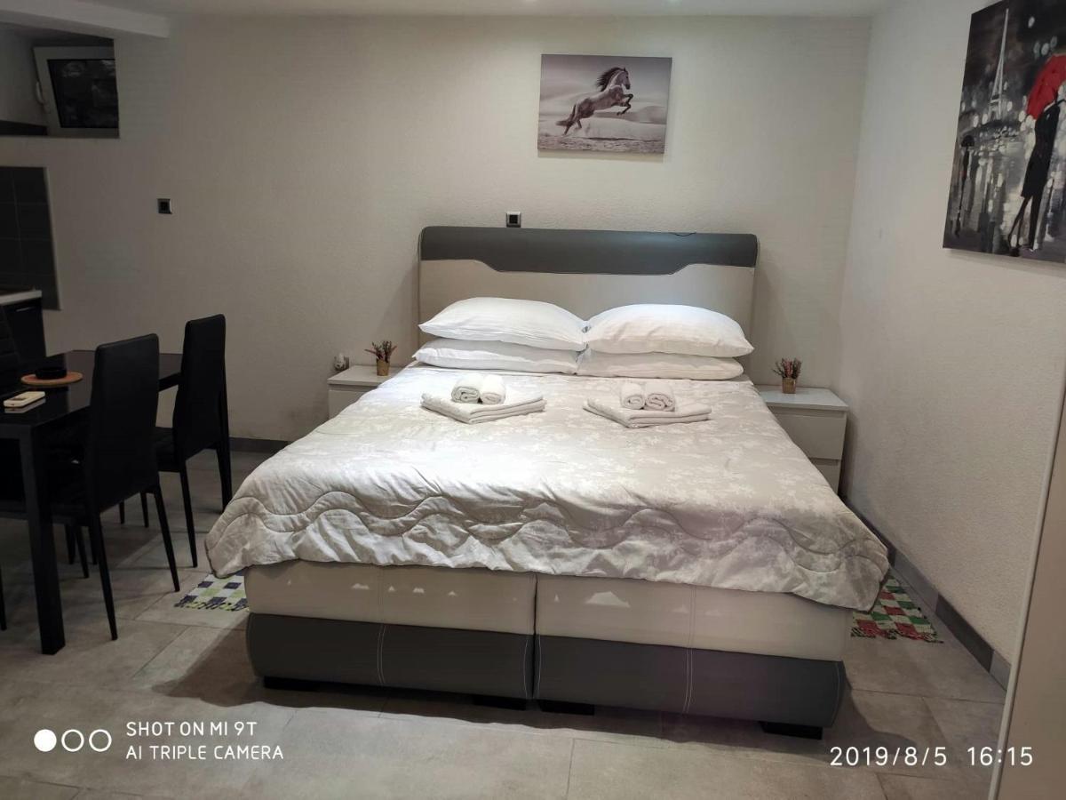 Apartament Cres Esterno foto